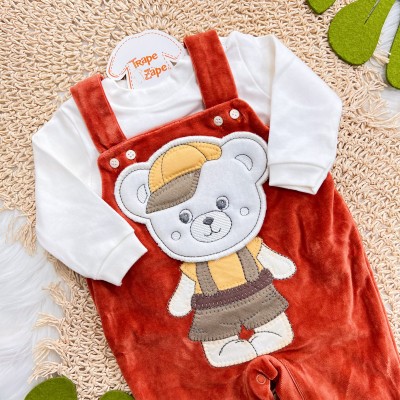 Conj. Body Manga Longa e Jardineira em Plush Ursinho - Ferrugem